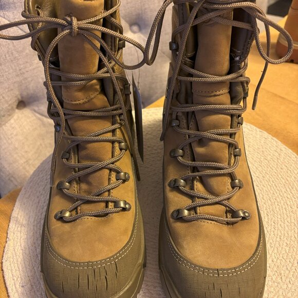 New Men's Size 10-Wide Danner Combat HIking Boot. - Picture 1 of 7